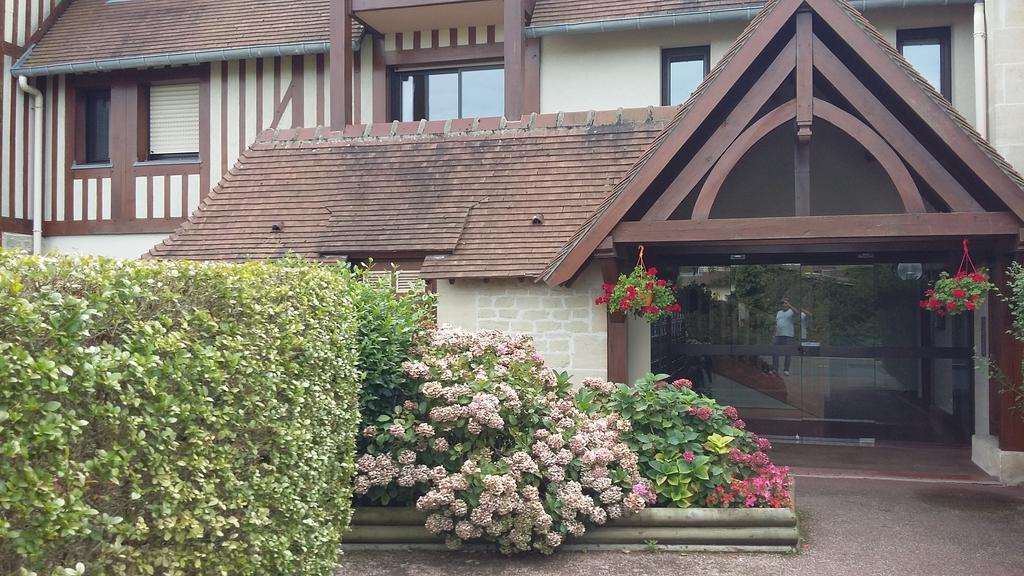 Appartement Les Manoirs à Deauville Extérieur photo