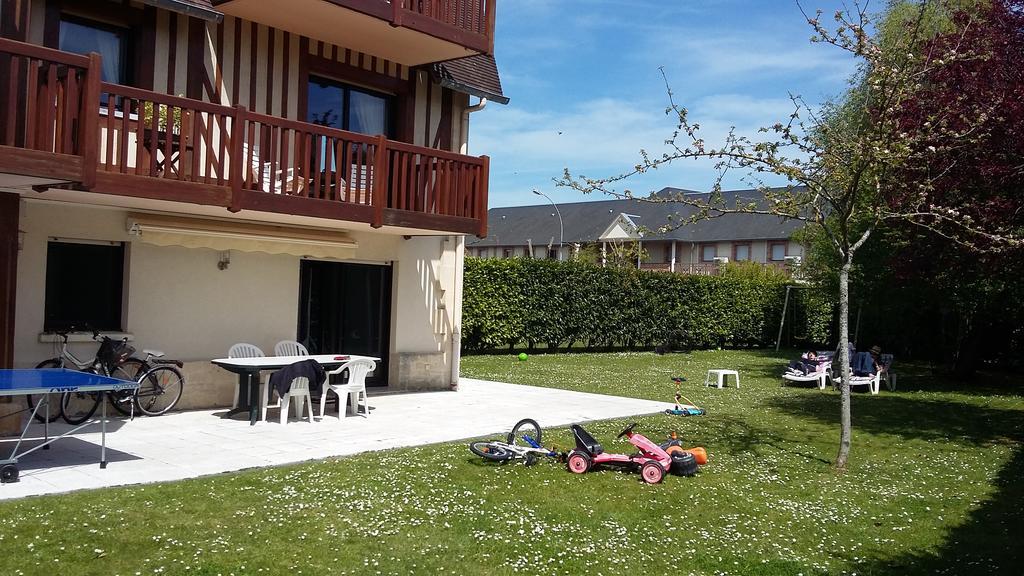 Appartement Les Manoirs à Deauville Extérieur photo
